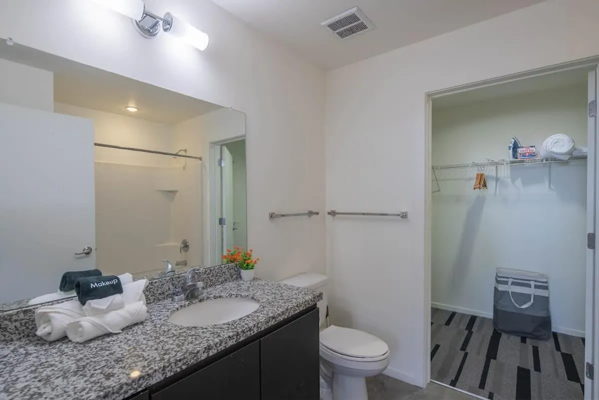 Chic 1Bd - Central Downtown - Gym, Pool, Parking Phoenix 0*,  USA