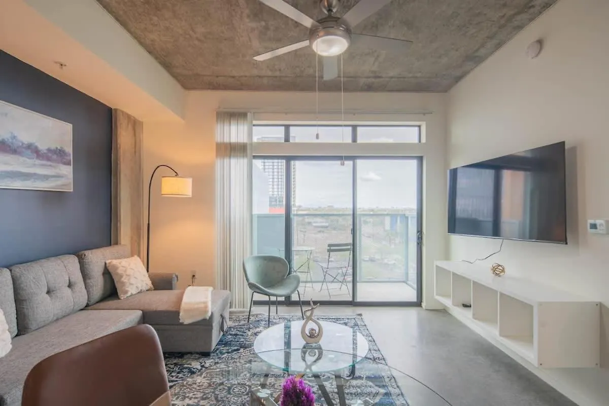 Chic 1Bd - Central Downtown - Gym, Pool, Parking Phoenix
